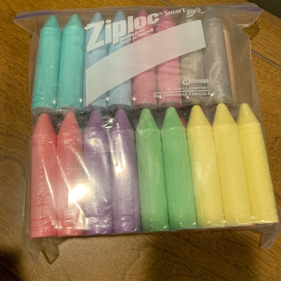 Crayola Sidewalk Chalk, 56 Pieces, 4-9 count new, 2-8 count new & 1-4 count new - Picture 4 of 9